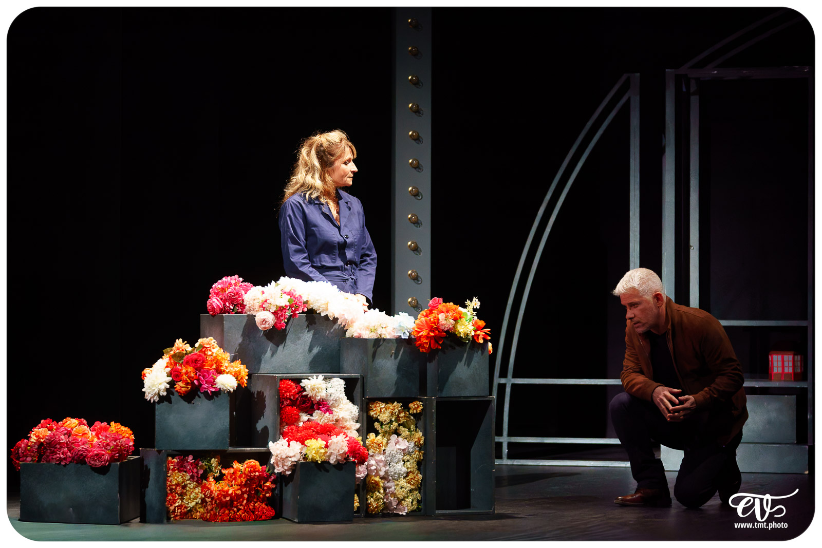 CHANGER L'EAU DES FLEURS (MATRIOSHKA PRODUCTIONS)